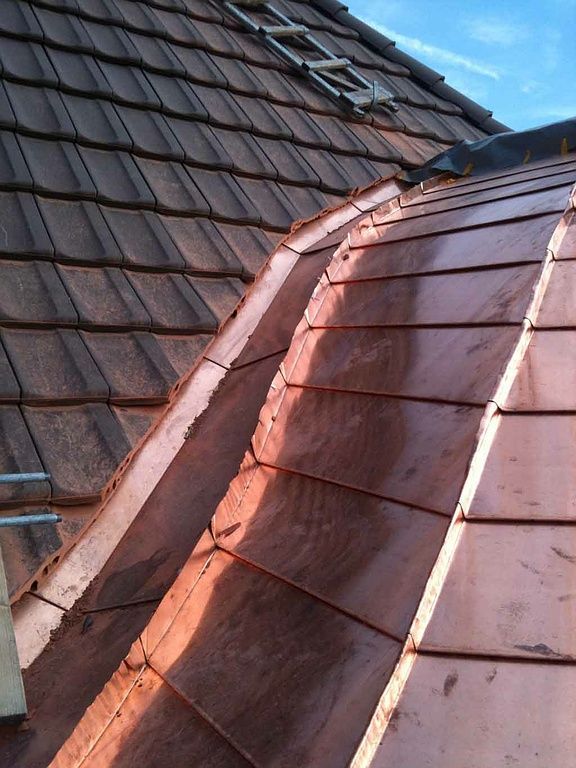 Konvexer und konkaver Steildachanschluss