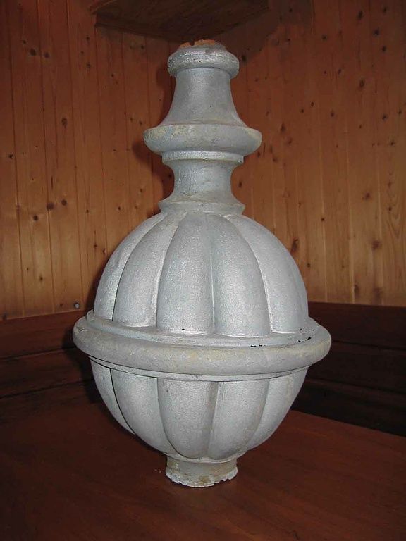 Altes Dachornament unter Denkmalschutz