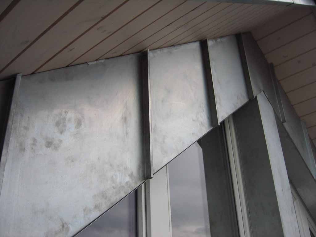 Fassadenbekleidung in Winkelfaltsystem