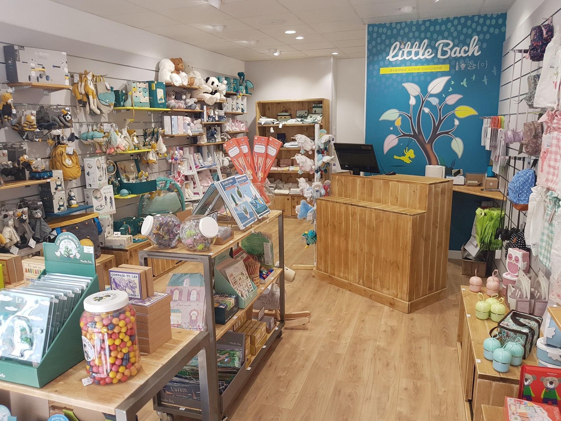 L'intérieur du magasin Little Bach