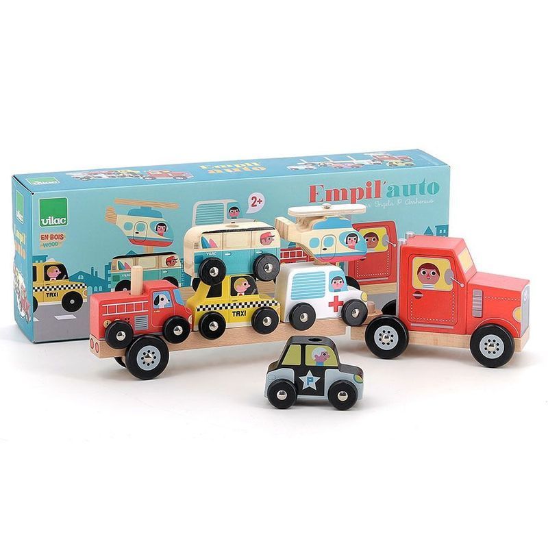 Un camion jouet en bois