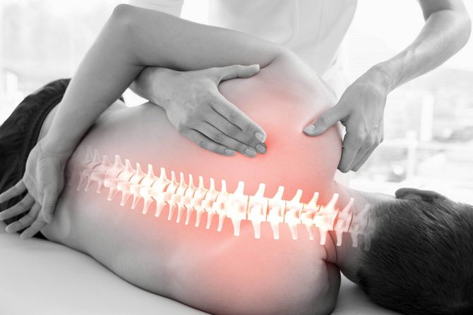 Terapia manuale schiena - Fisioterapia Giussani - Frangi
