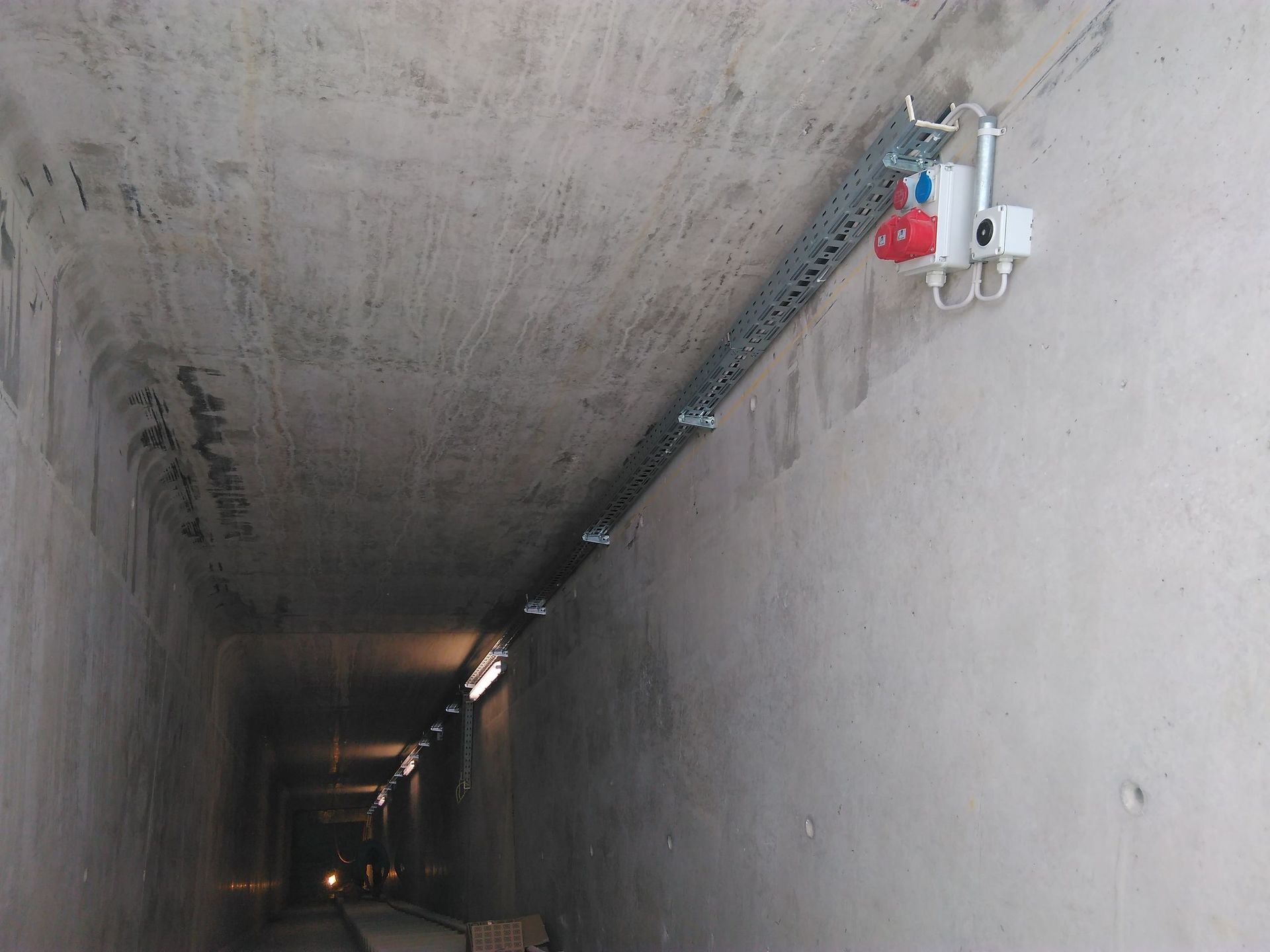 IndustriesteckdKabelstrasse Industrie - m + G Elektro AG - Mosnangose - Strom - m + G Elektro AG - Mosnang