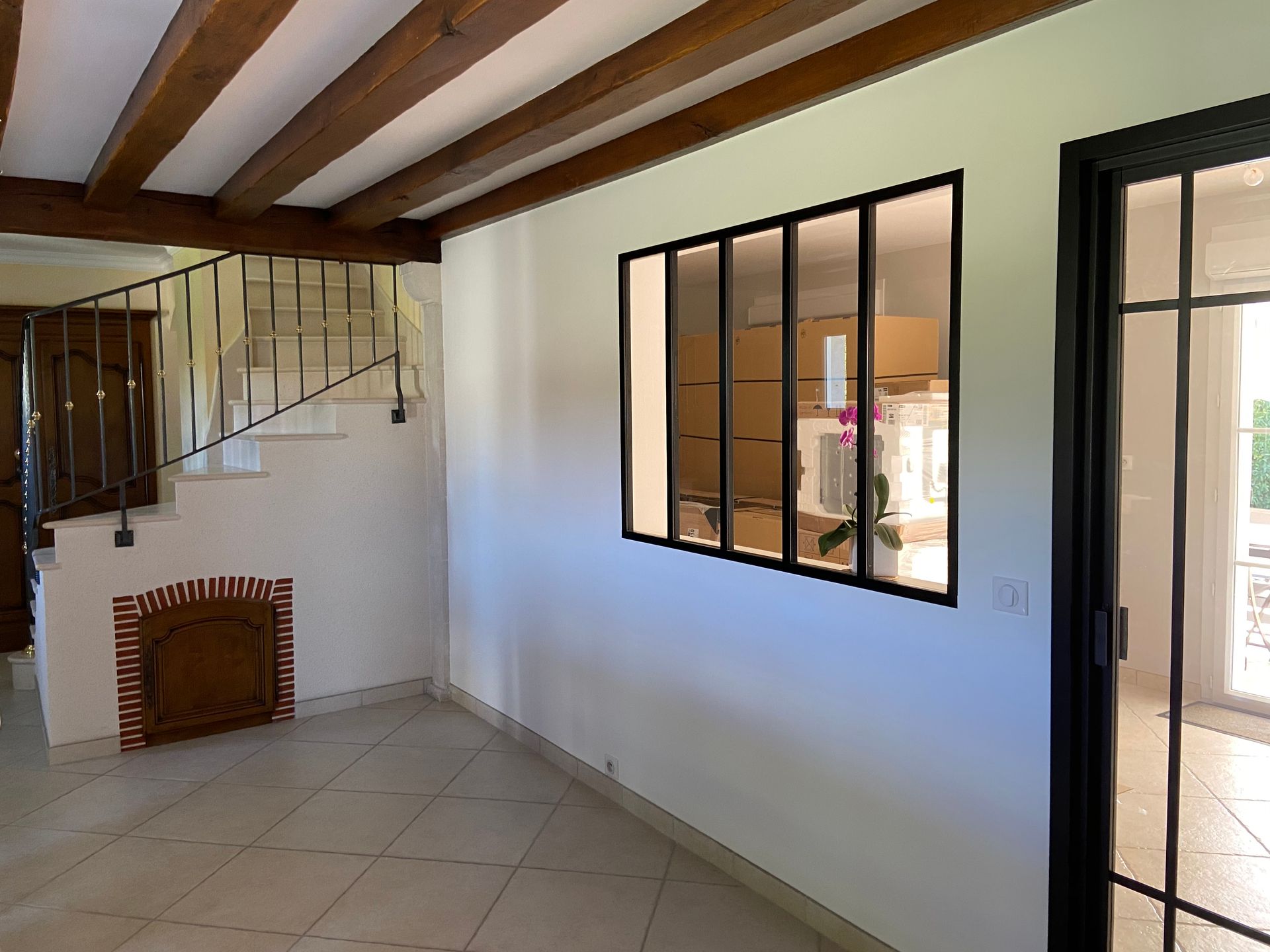 Mur rénovée avec une verrière