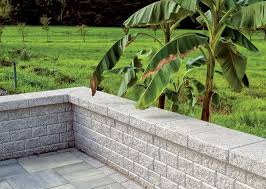 Couvre muret en granit gris du Tarn