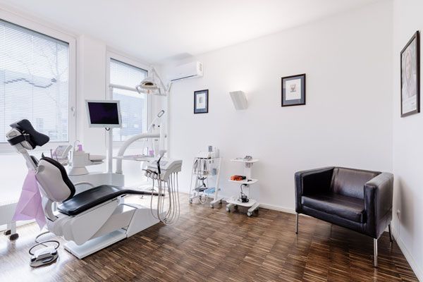 Dr. med. dent. Eva Reinhardt Wartebereich