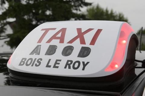 Lumineux taxi