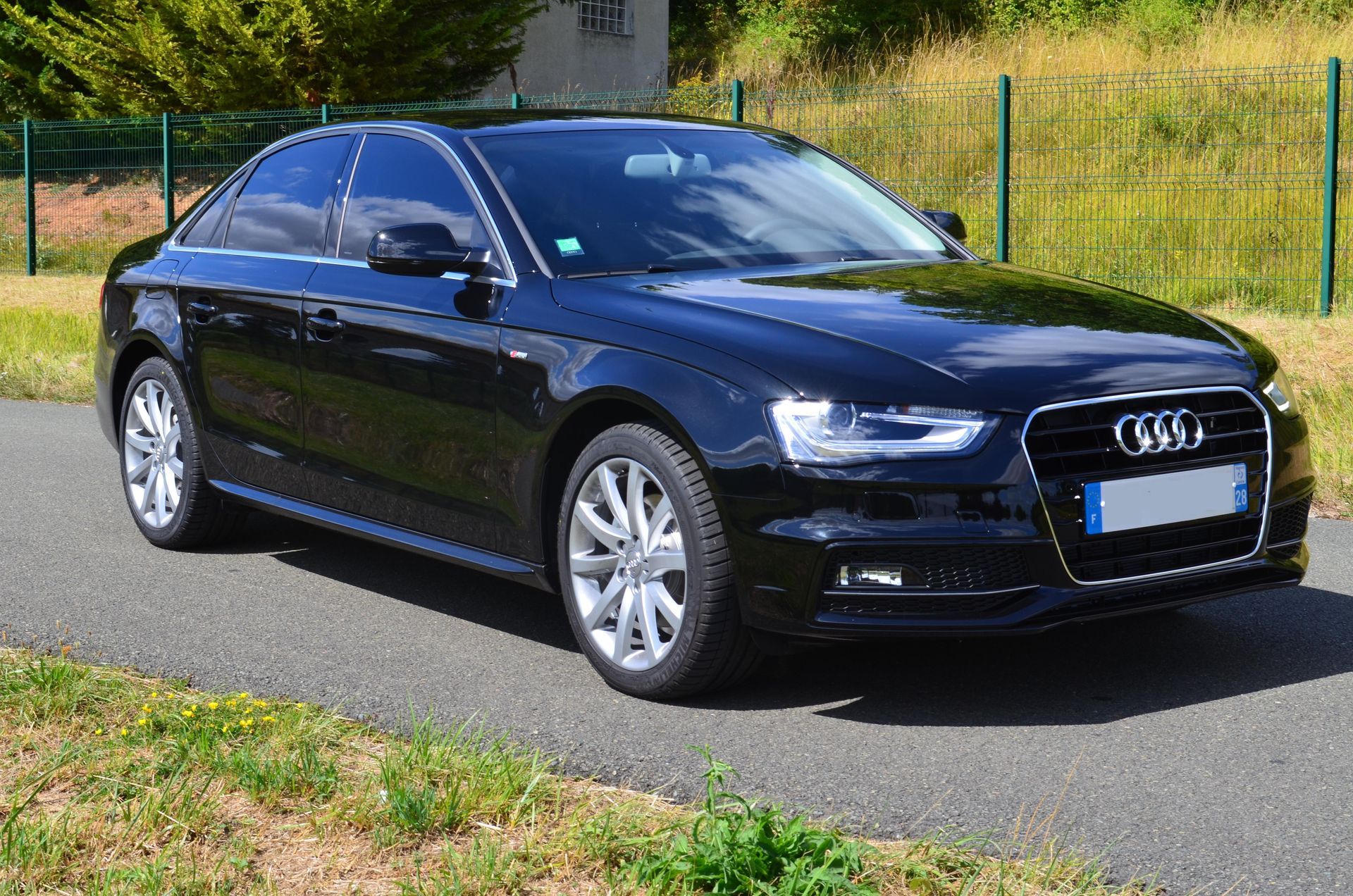 Voiture taxi de marque Audi