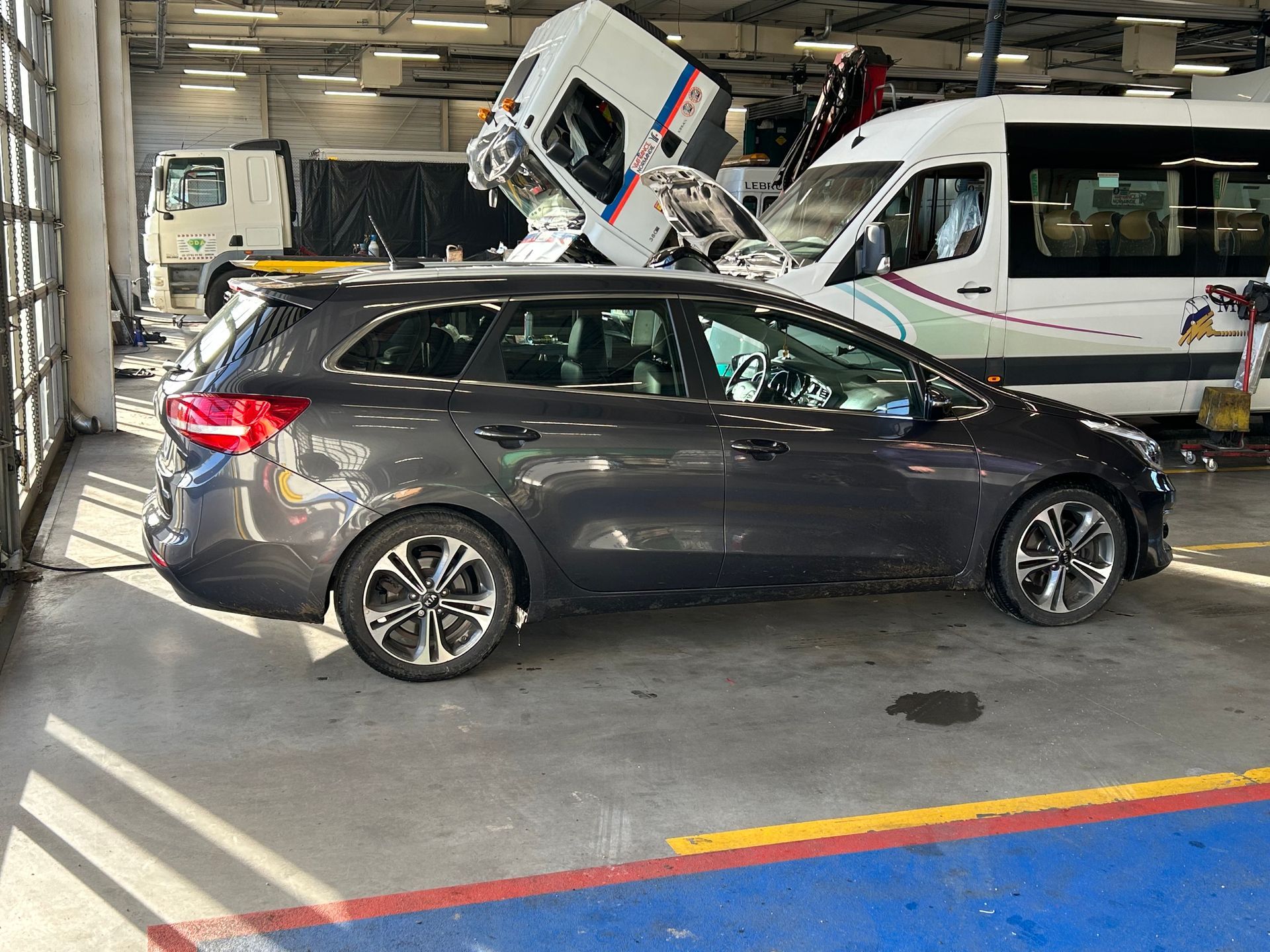 Voiture taxi vue de droite