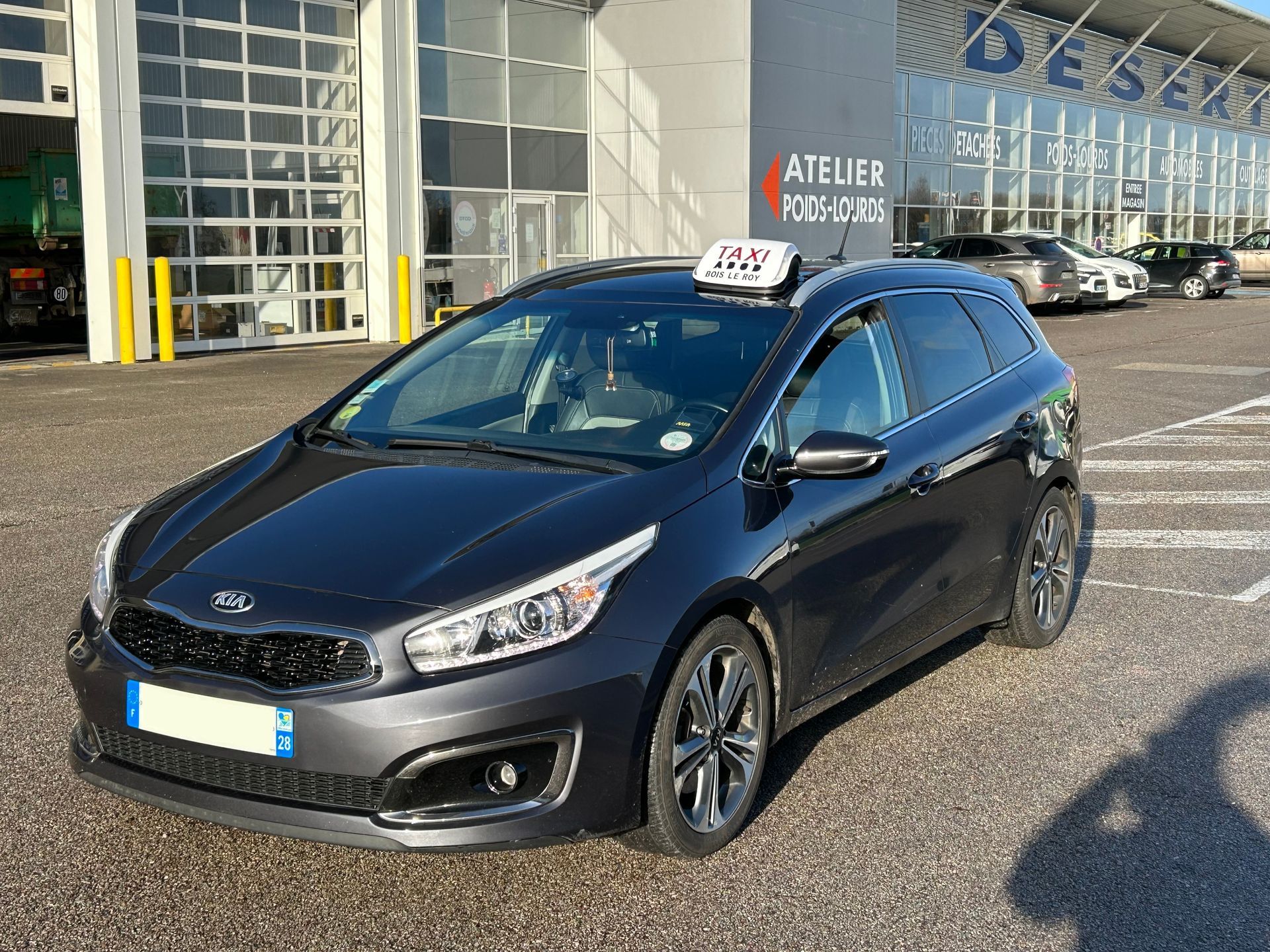 Véhicule taxi neuve