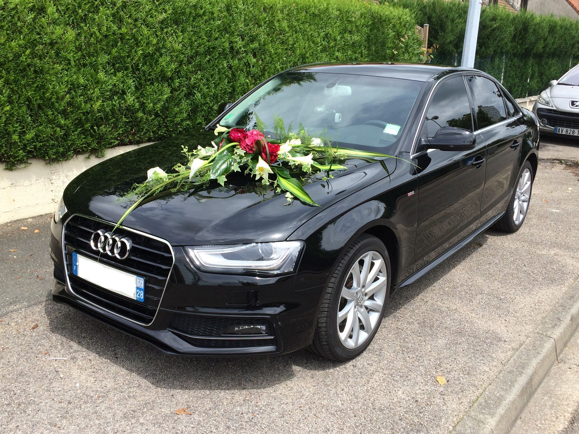 Voiture décorée pour un mariage