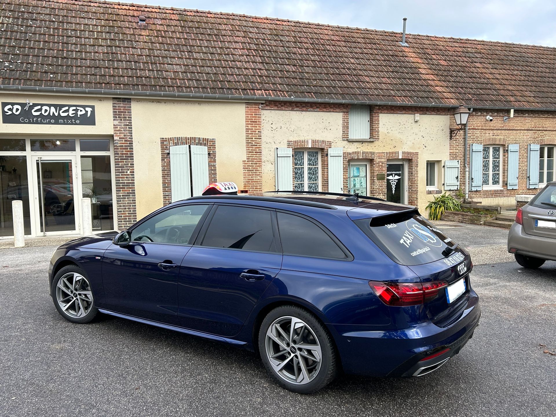 Place du village de Bois-le-Roi