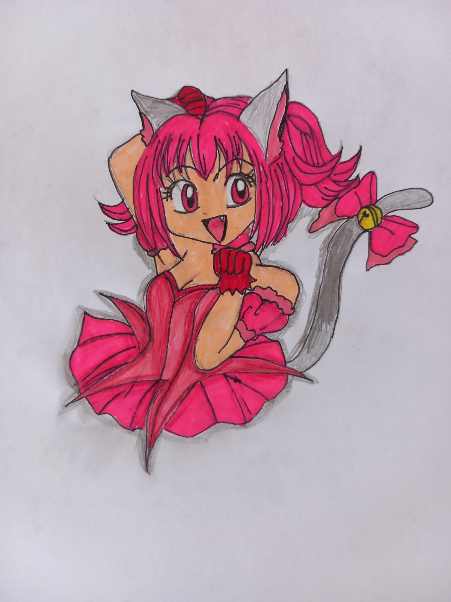 Dessin d'une femme chat rose style manga