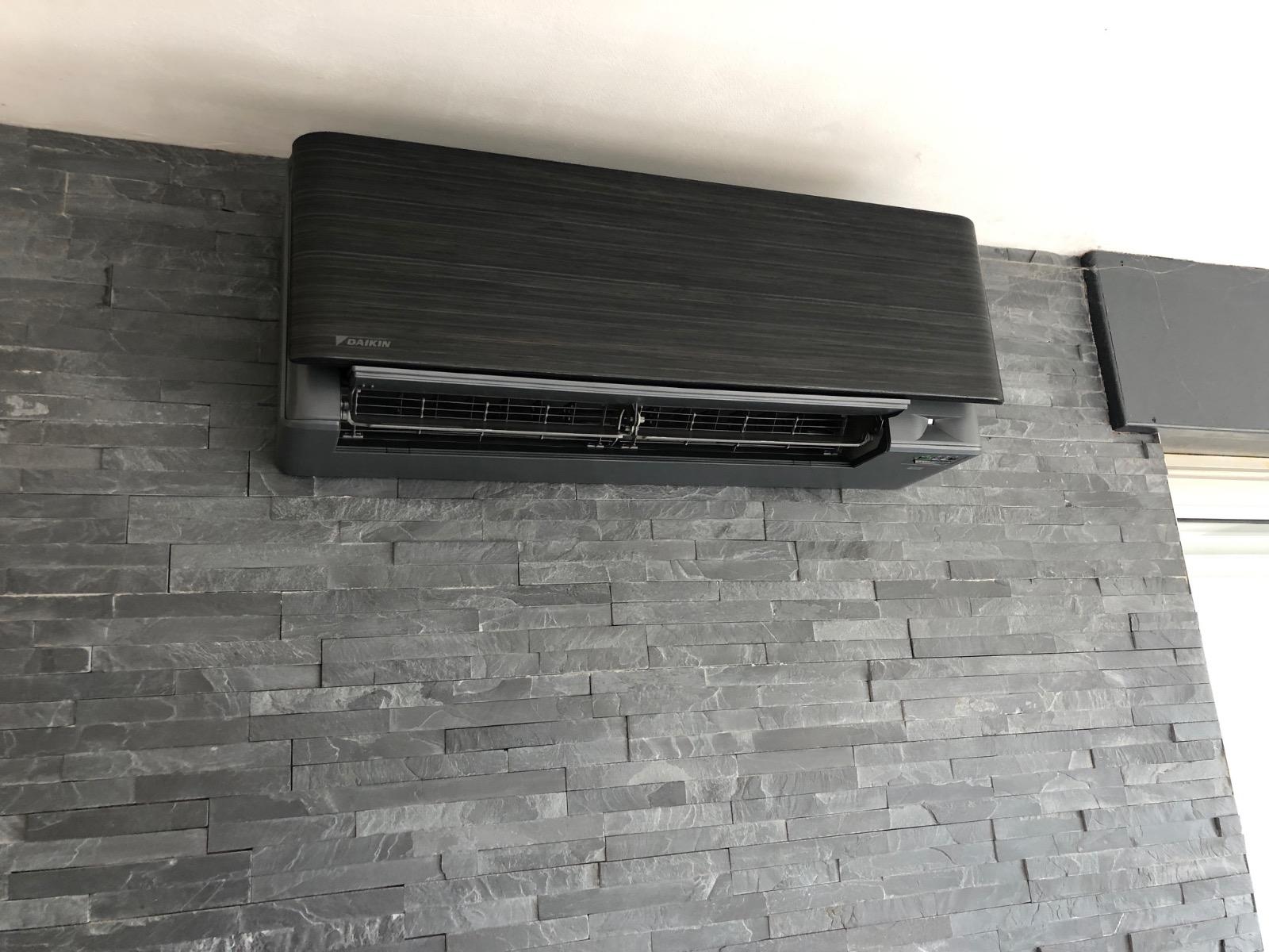 Clim au mur split noire