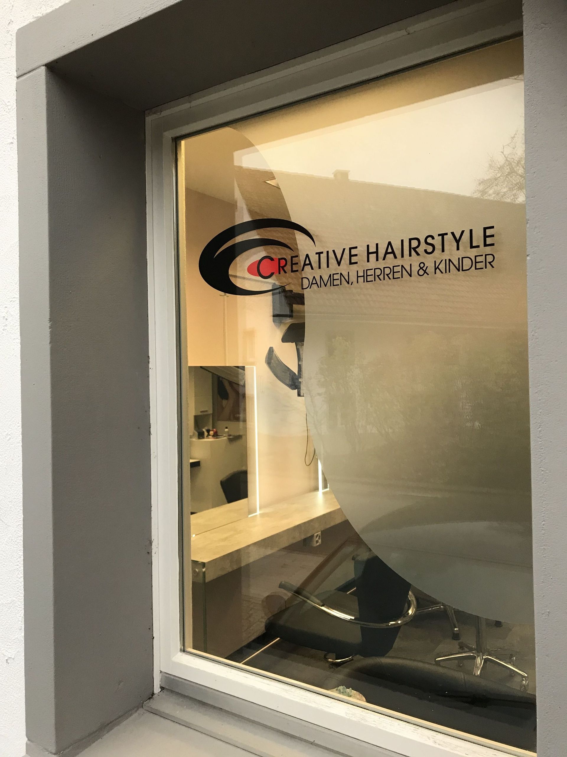 Coiffeursalon - Creative Hairstyle in Kaisten