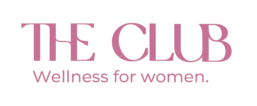 Vaaleanpunainen logo, jossa lukee &rdquo;THE CLUB&rdquo; ja iskulause &rdquo;Hyvinvointia naisille&rdquo;.