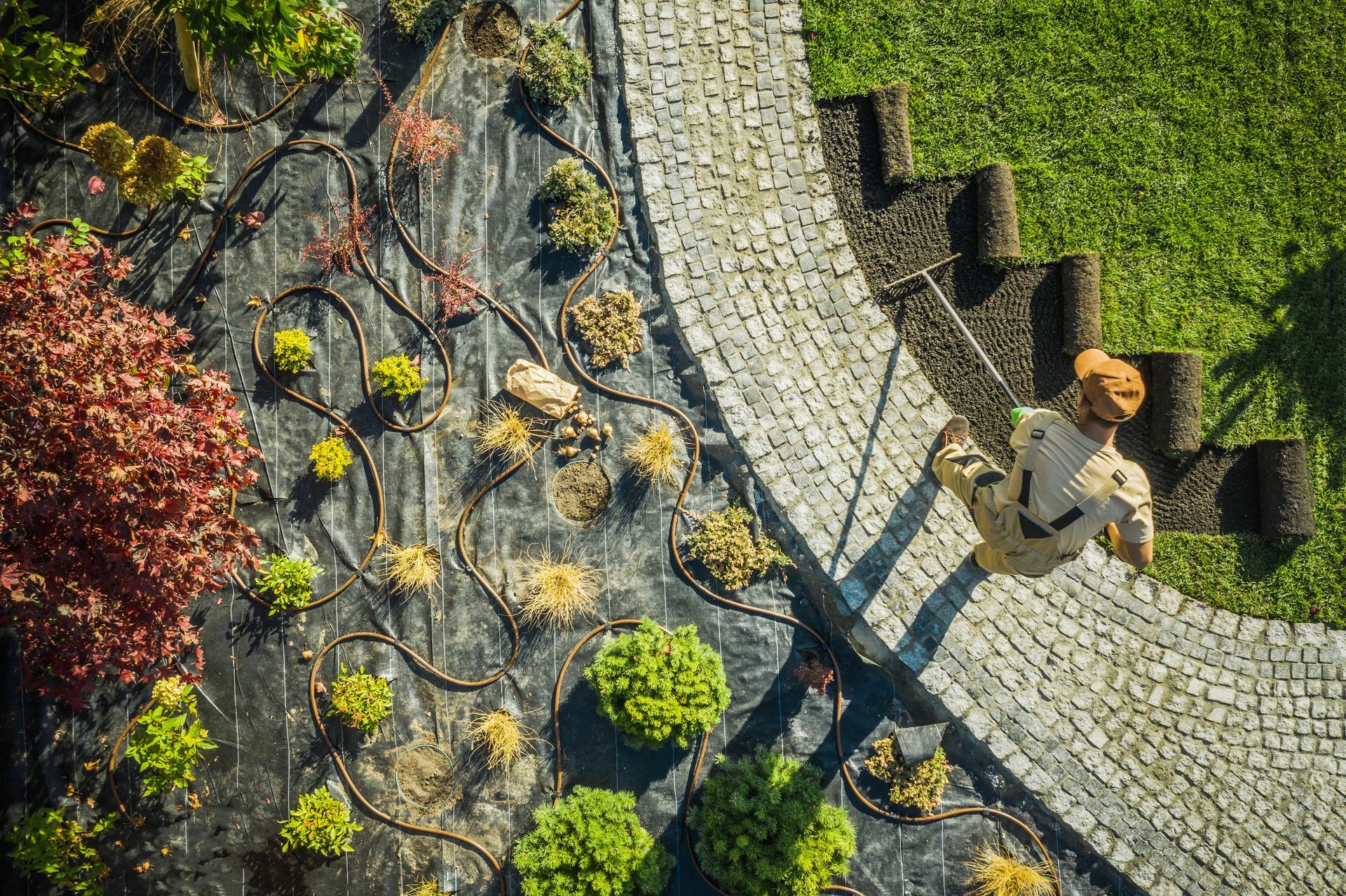 Garten mit Kiesweg