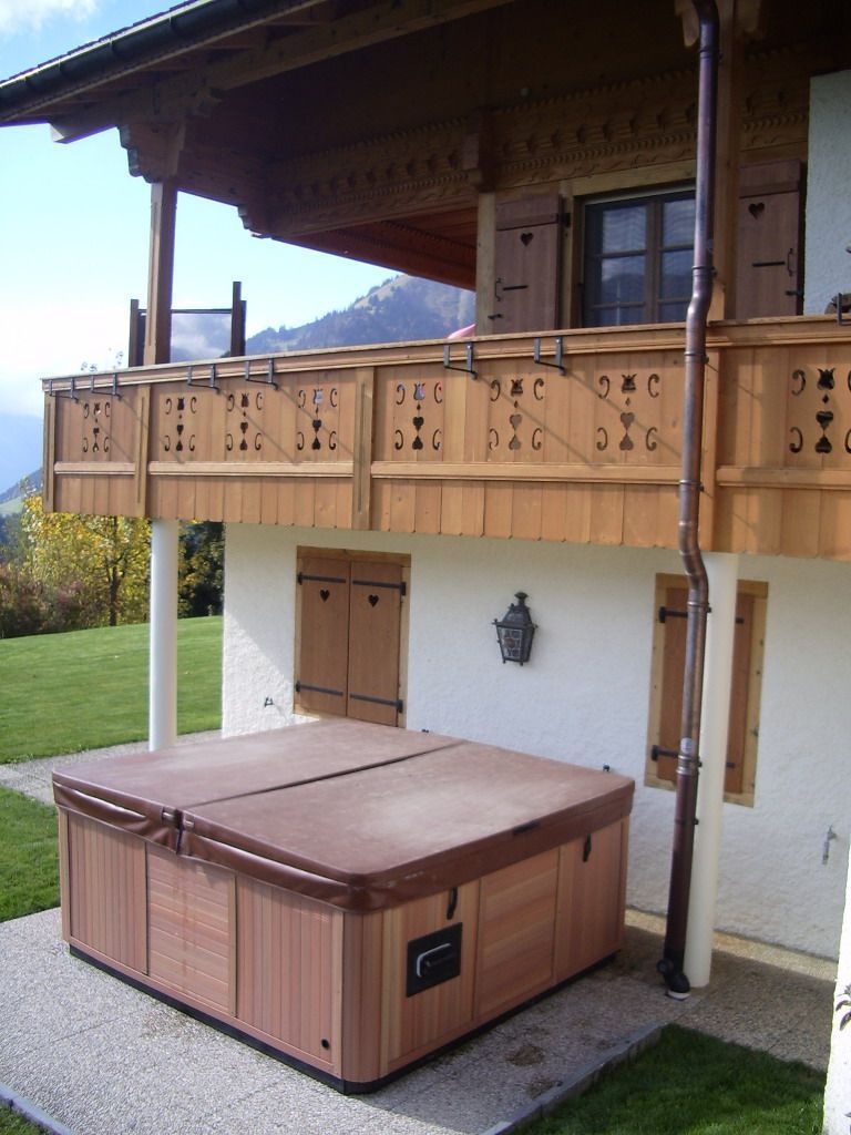 Einbau| Aussenwhirlpool, Swim Spa, Jacuzzi | SwissWhirlpool | Bern