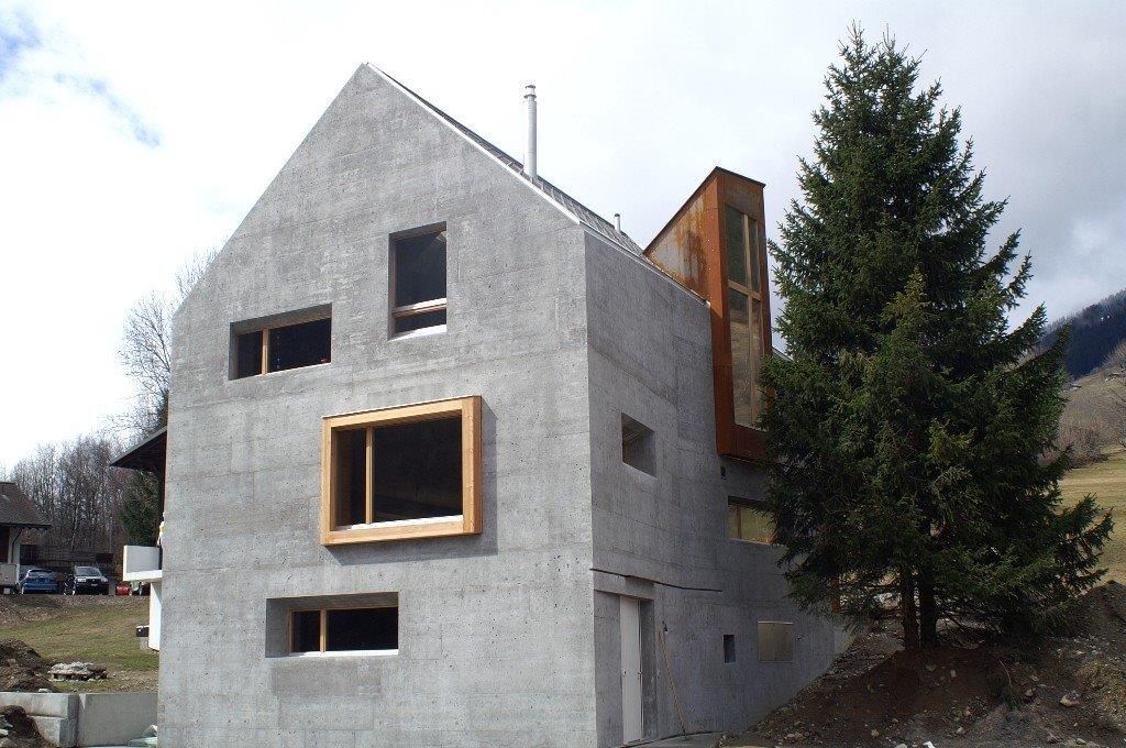 Casa Canpliun Patrick - Valaulta Berni AG - Rueun