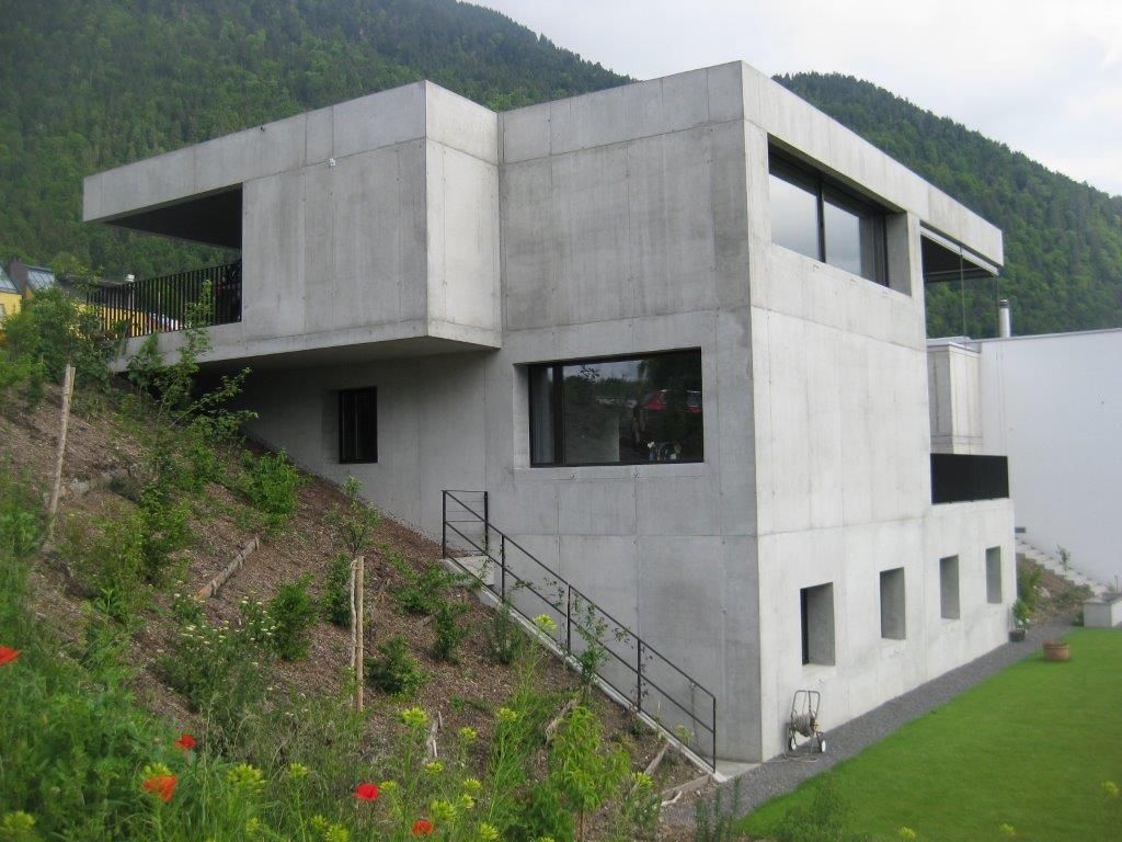 Casa d'ina famila a Cuera - Valaulta Berni AG - Rueun