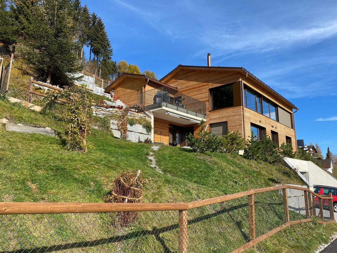 Einfamilienhaus Morissen - Valaulta Berni AG - Rueun