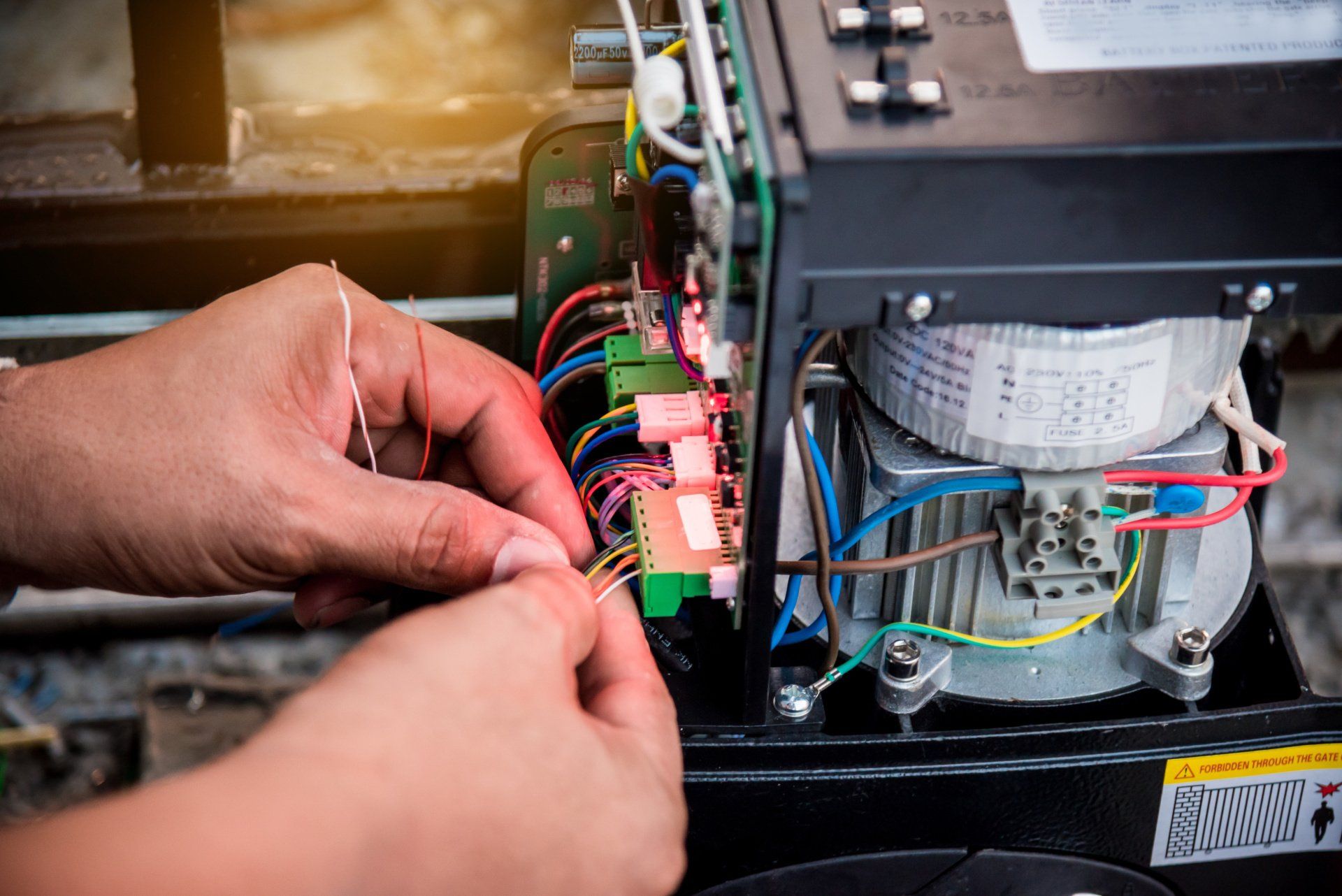 Branchement d'un moteur de portail