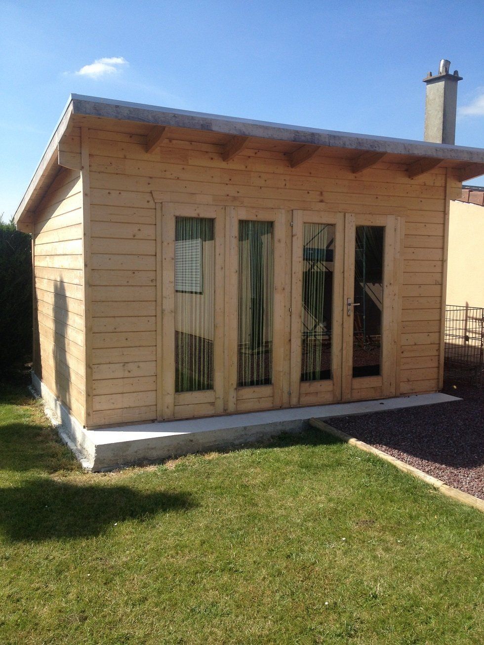 Pose d'un chalet en bois