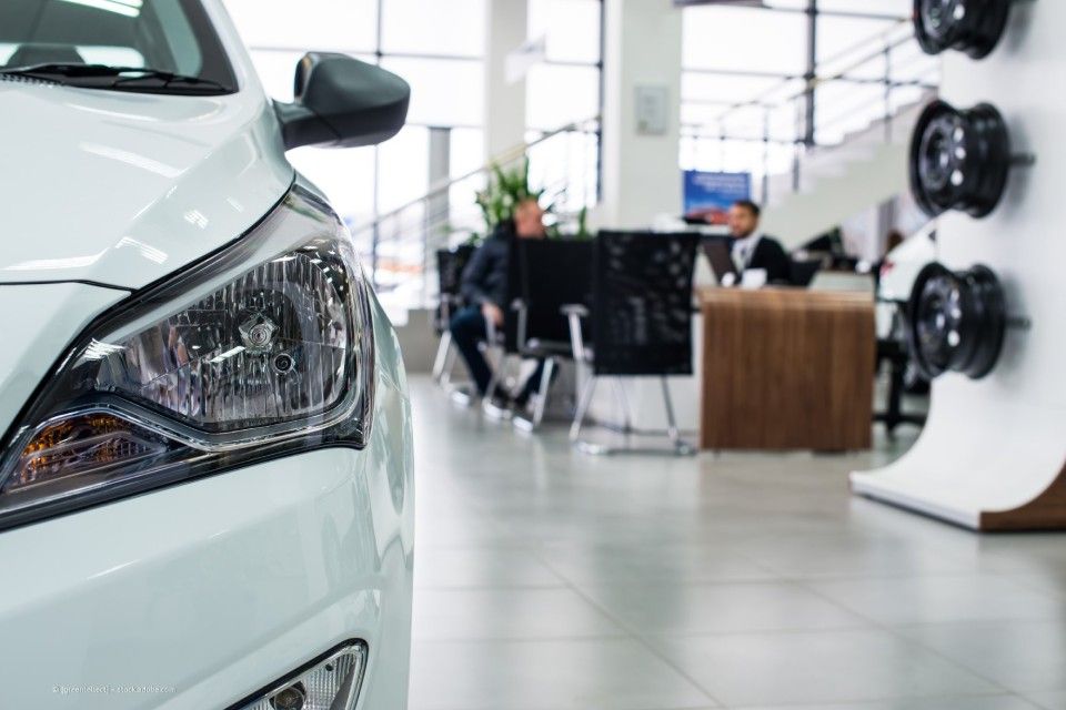 Auto im Autohaus