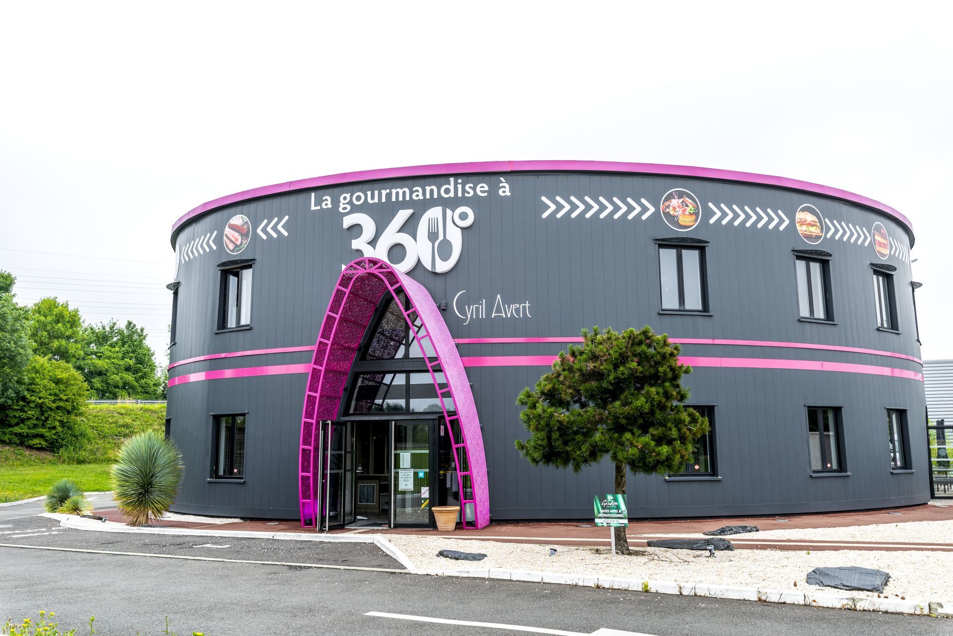 Devanture extérieure de l'établissement Le 360.