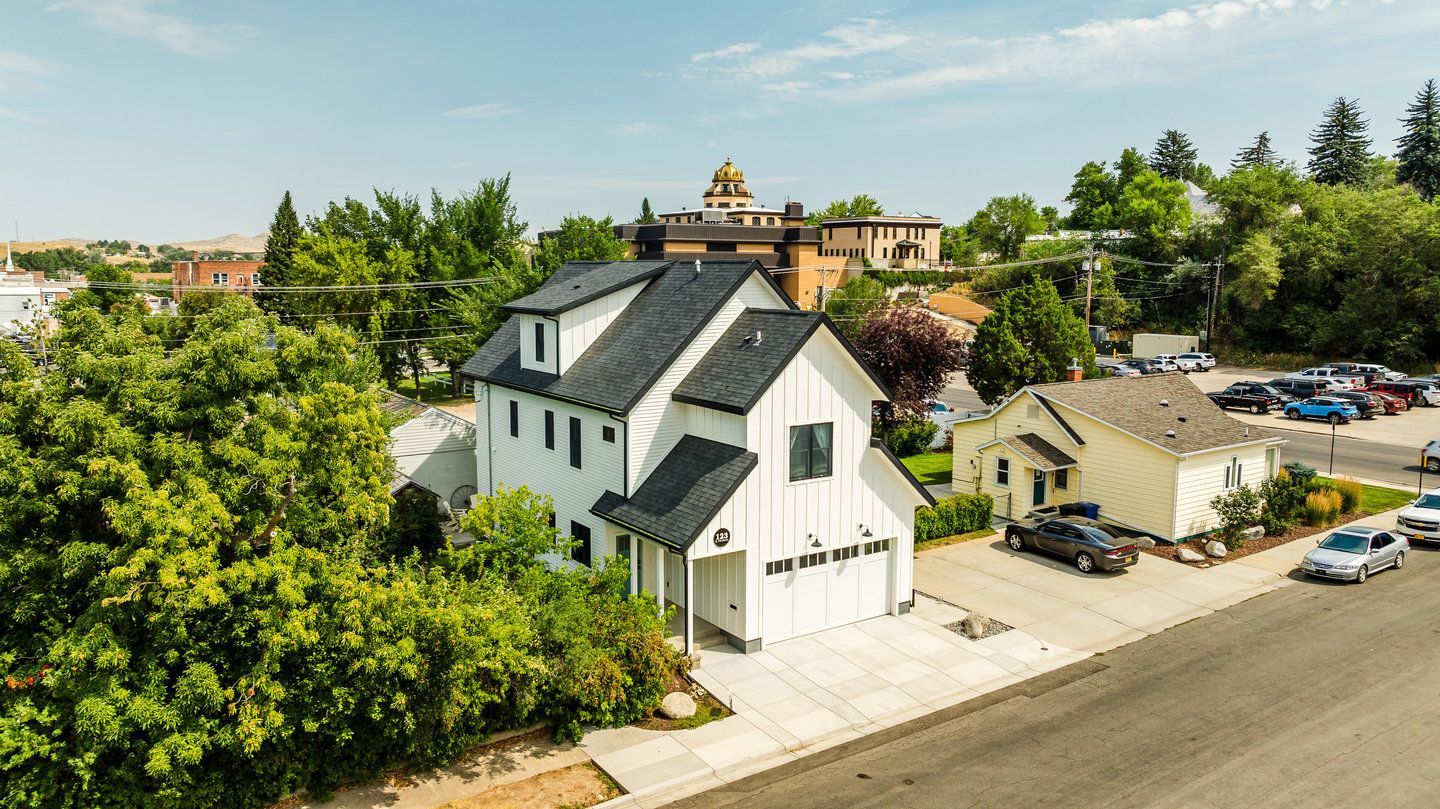 Pearl Of Sheridan - Luxury Vacation Rental Managed by Wyo Stays