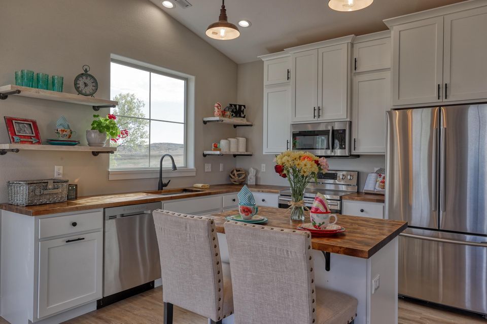 Wyoming Farmhouse, at Lincoln Suites - Sheridan Wyoming - Managed by leading property managers Wyo Stays