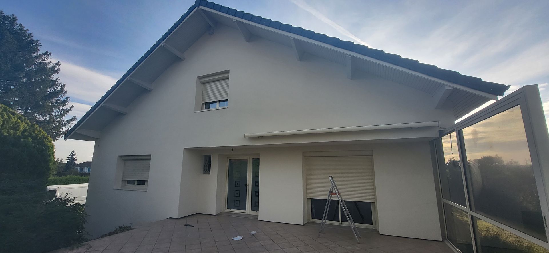 Peinture sur coffre de volets roulants