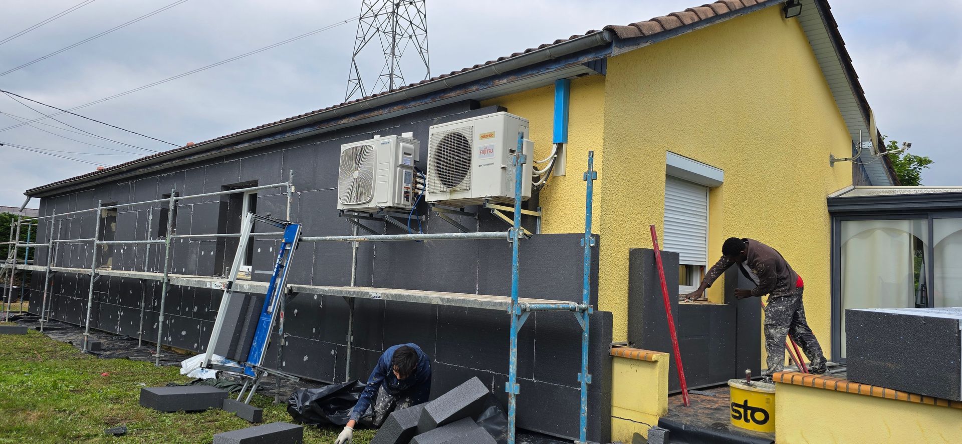 Isolation autour des blocs extérieurs des pompes à chaleur