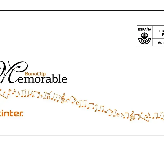 Sobre con logo “Memorble” y notas musicales, sello español.