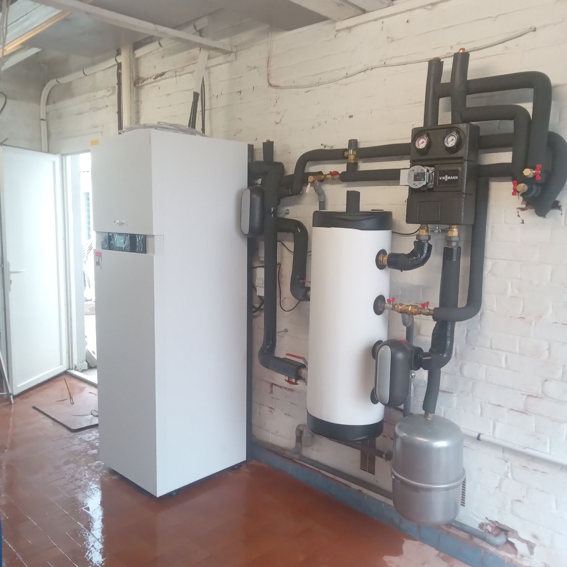 Chaudière dans une cave