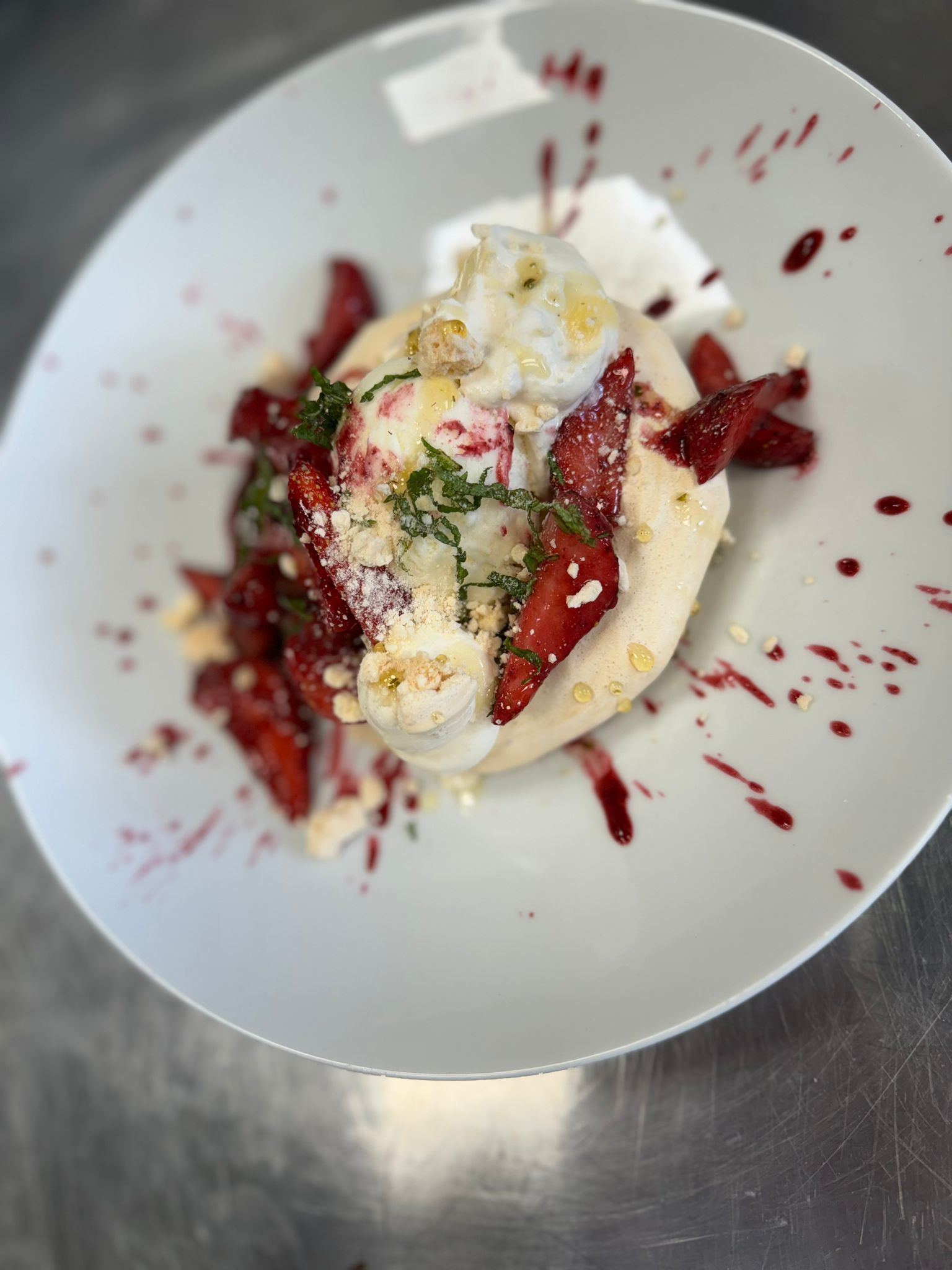 Pavlova à la fraise