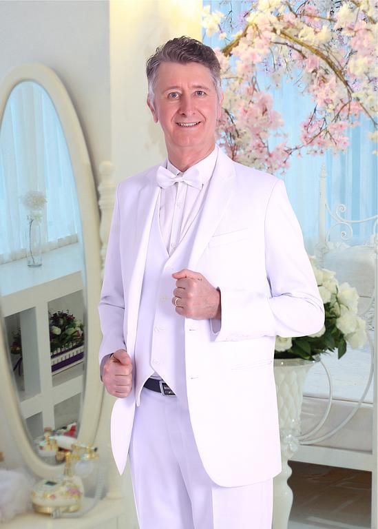 Veste en daim rouge avec col fermé et zip