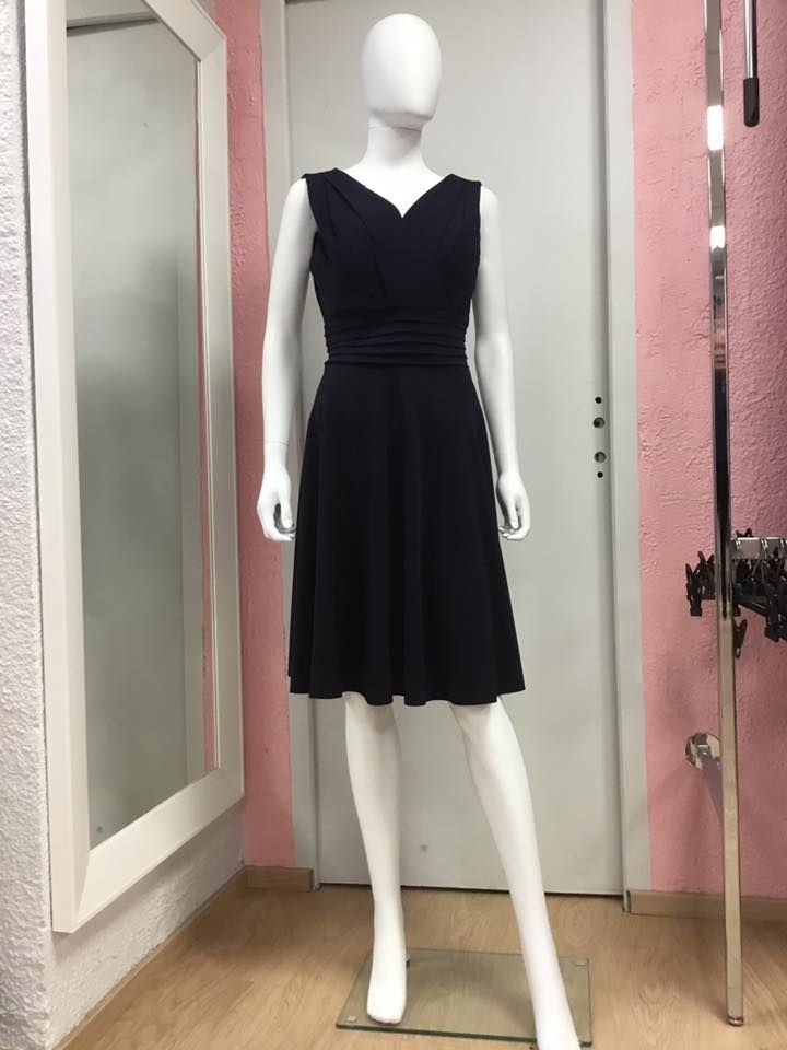 Petite robe noire classique