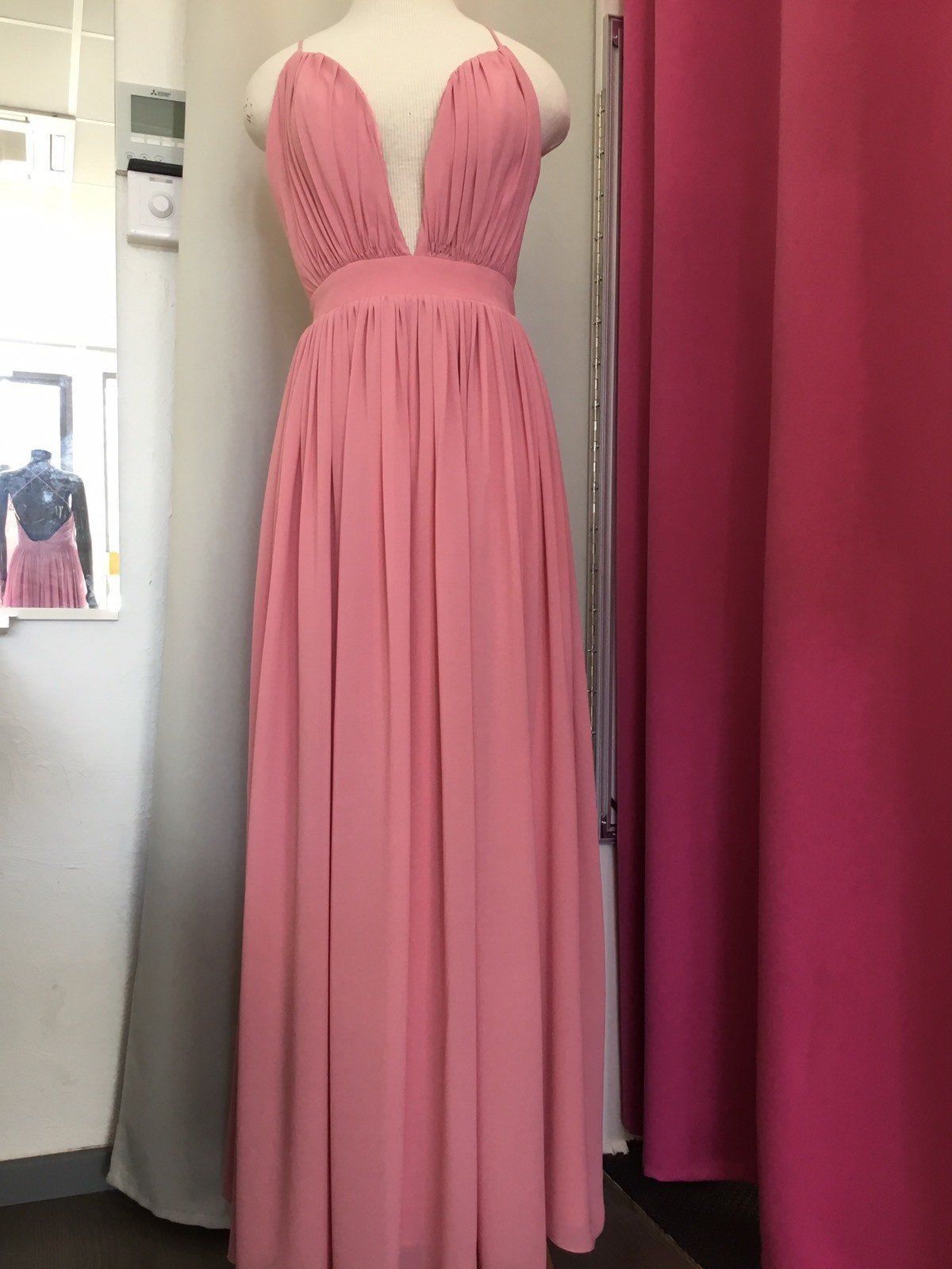 Robe longue plissée rose poudrée