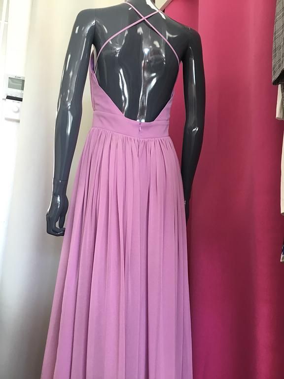 Robe longue fuchsia, vue arrière élégante