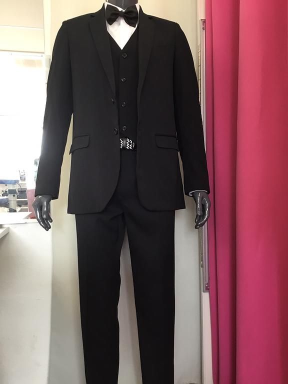 Costume classique noir trois pièces pour homme