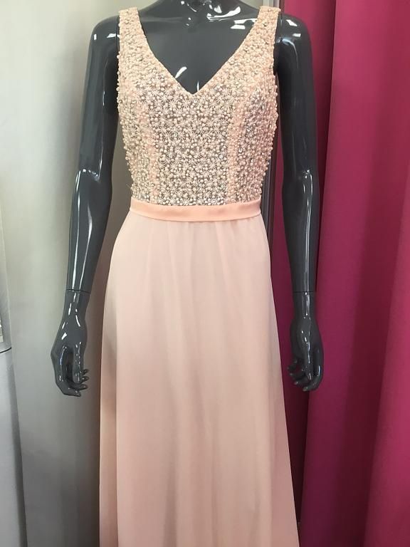 Robe longue rose pâle avec haut en dentelle brodée 