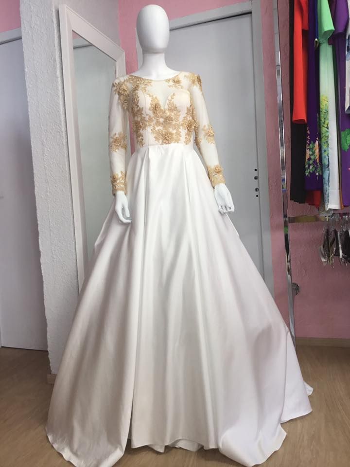 Robe verte sobre et élégante