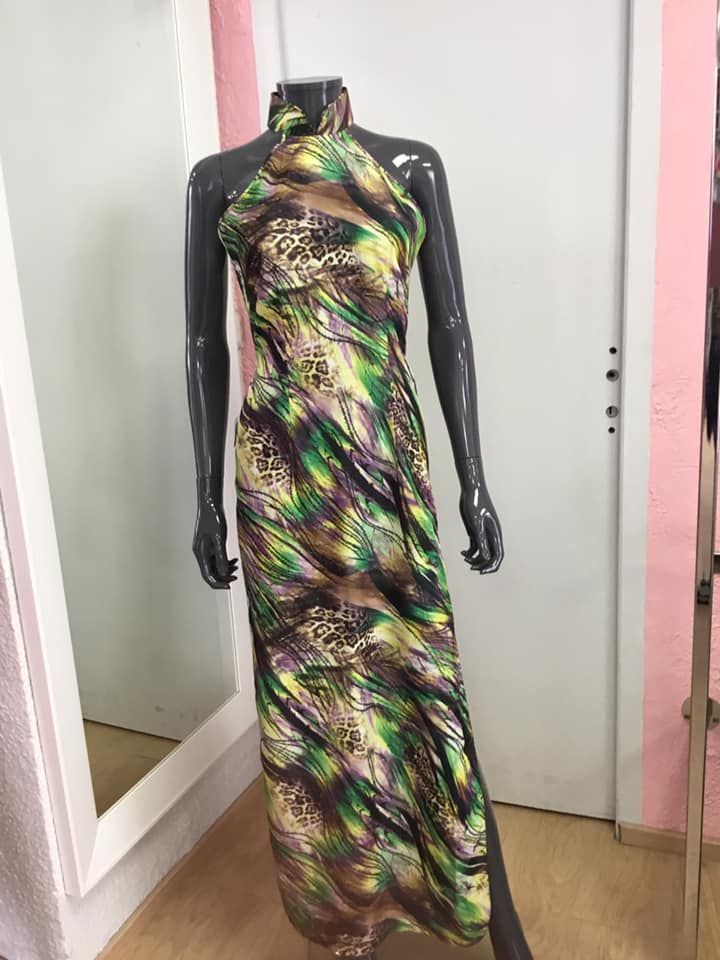 Robe longue à motifs abstraits multicolores