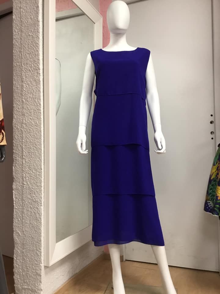 Robe longue bleue à volants