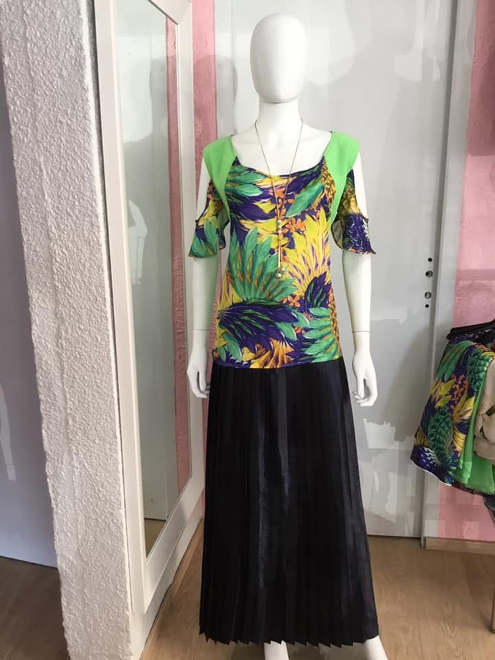 Haut à motifs floraux