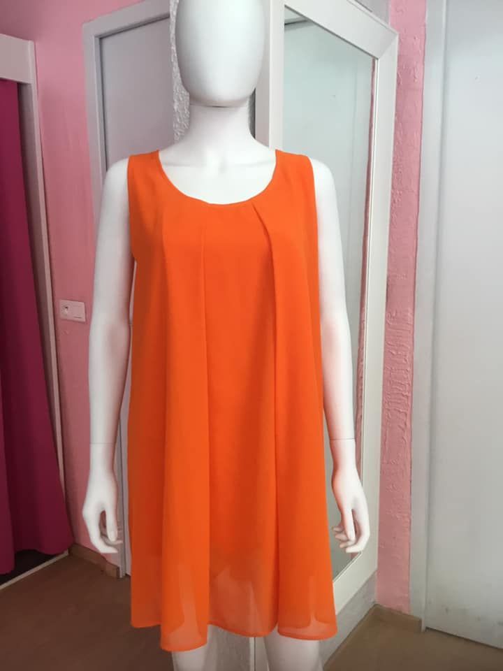 Robe orange éclatante et fluide