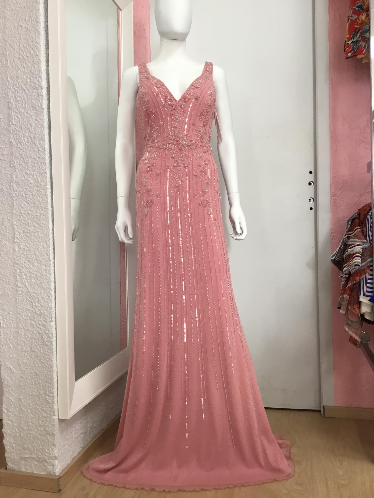 Robe longue rose pailletée avec bretelles fines
