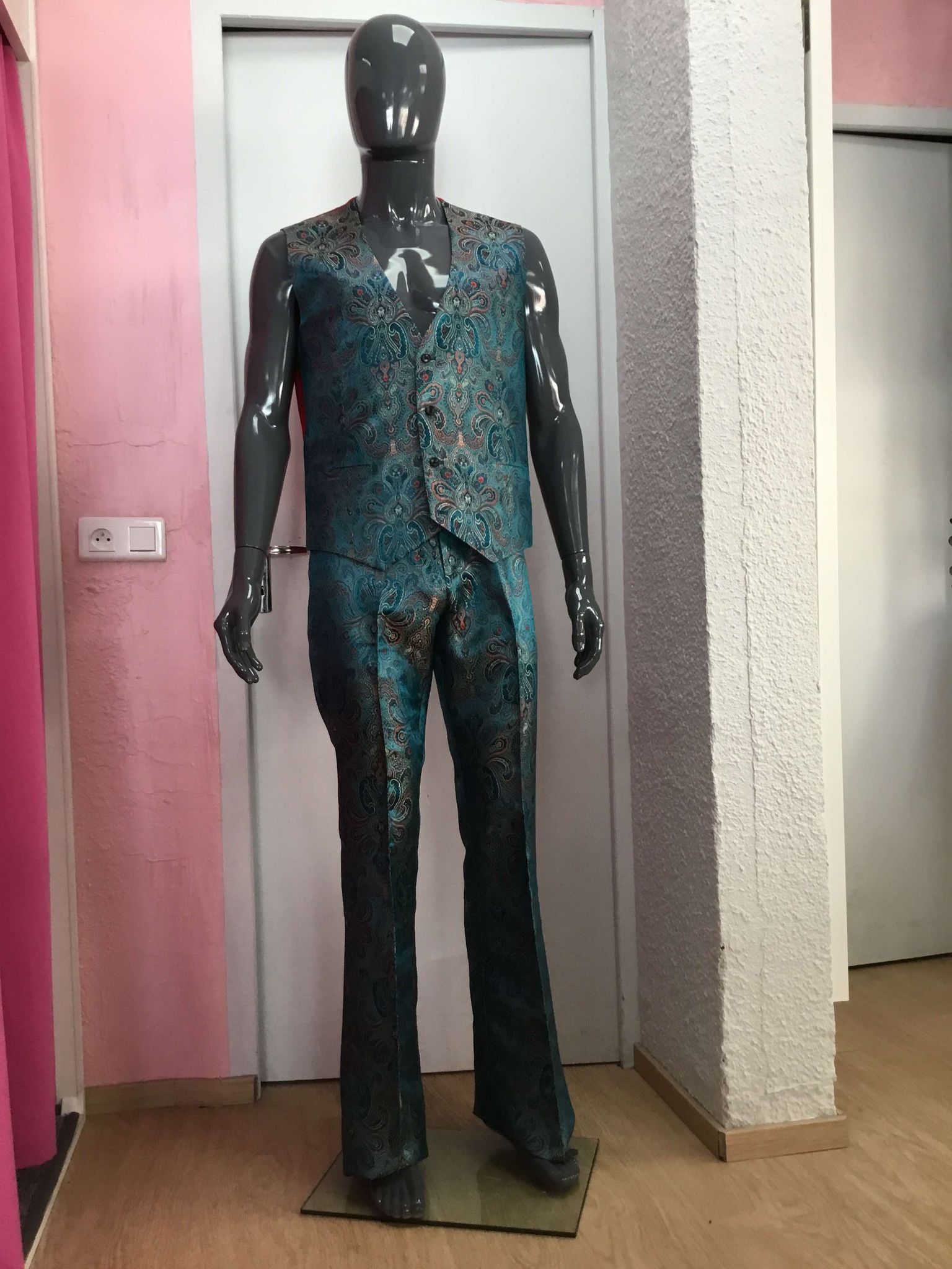 Costume bleu à motifs brillants pour homme