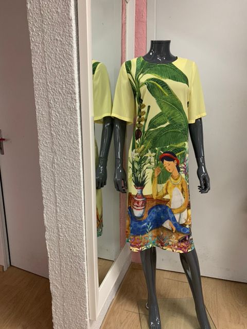 Robe imprimée tropicale jaune et verte